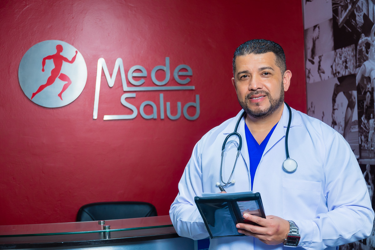 Dr. Jorge Tello Clinica Medesalud - Andre Ramirez Fotografo